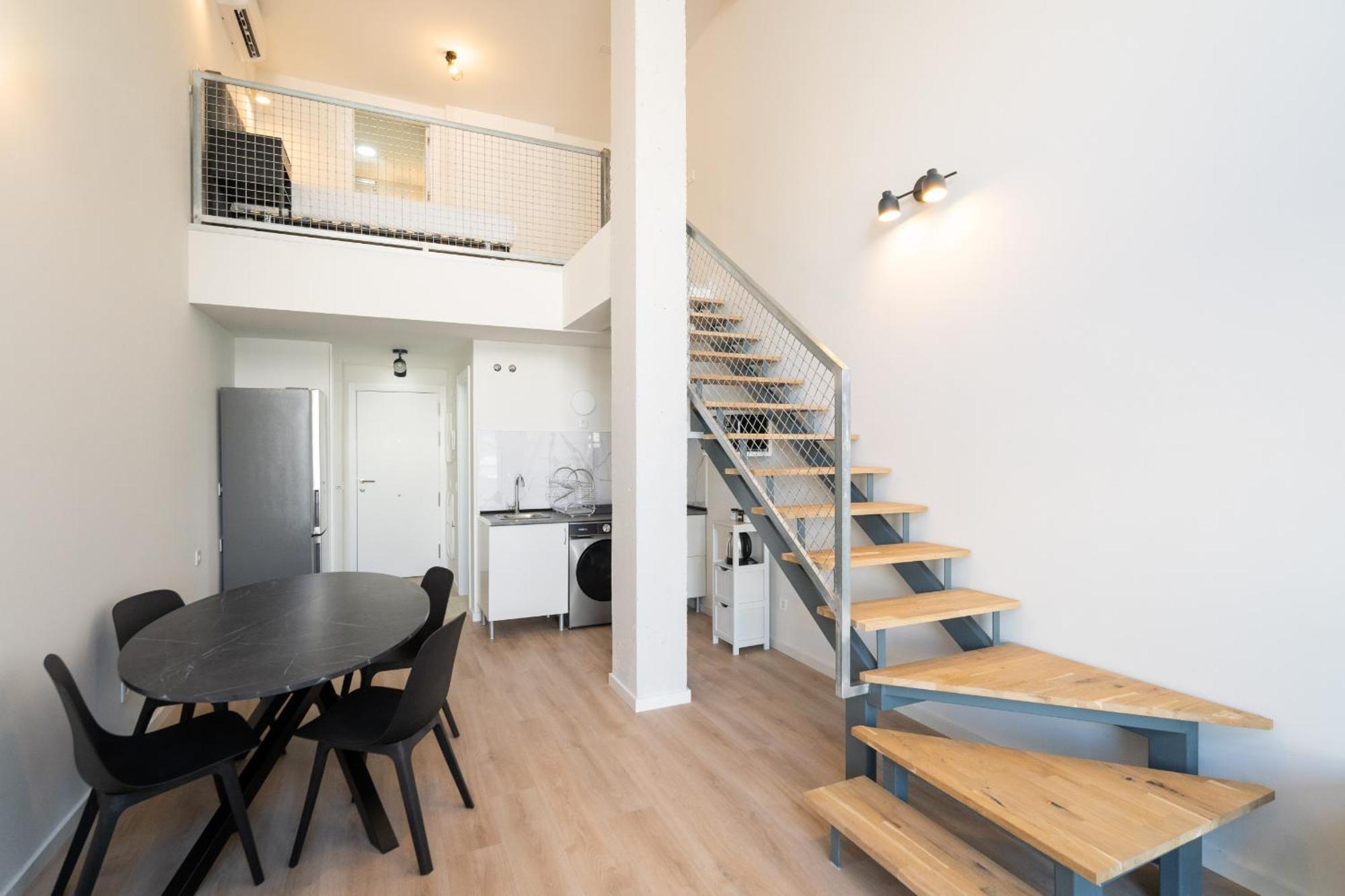 Loft Reformado Industrial Con Garaje Alquiler Temporal Lejlighed Madrid Eksteriør billede
