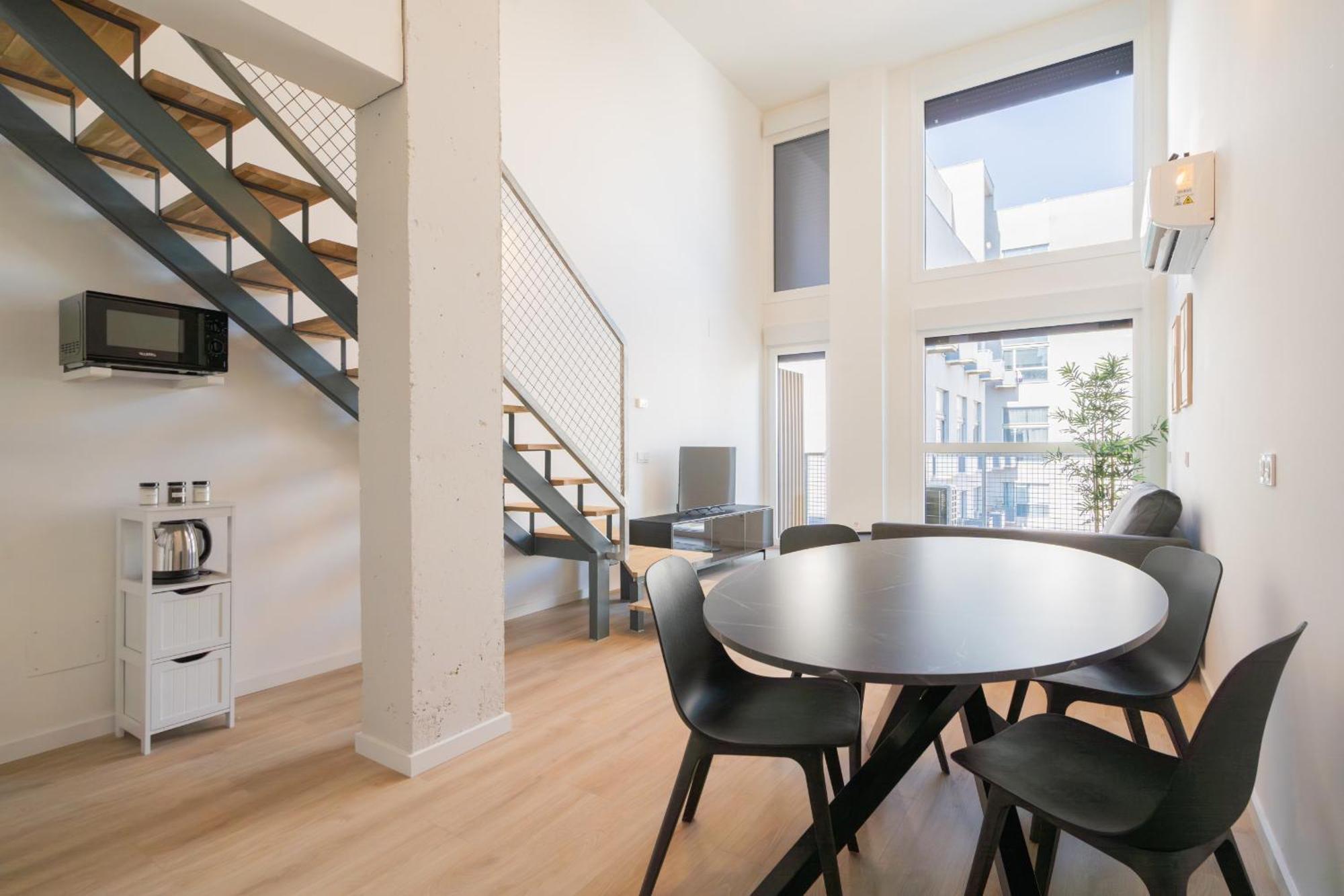 Loft Reformado Industrial Con Garaje Alquiler Temporal Lejlighed Madrid Eksteriør billede