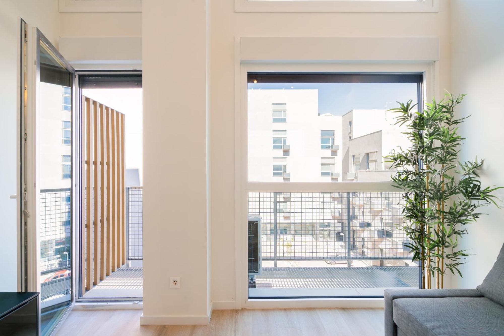 Loft Reformado Industrial Con Garaje Alquiler Temporal Lejlighed Madrid Eksteriør billede