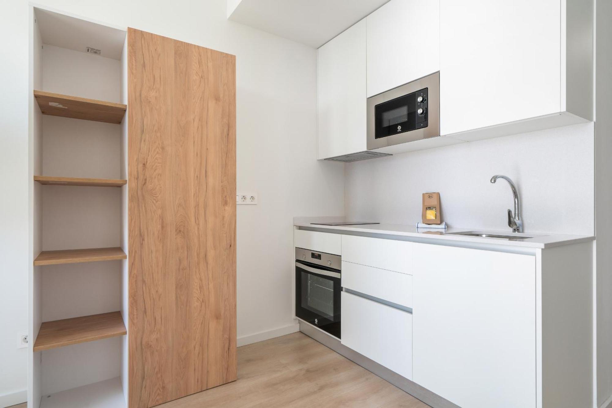 Loft Reformado Industrial Con Garaje Alquiler Temporal Lejlighed Madrid Eksteriør billede